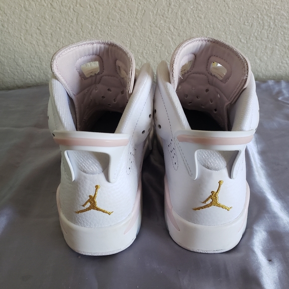 Jordan Womens Retro 6 Charm Ring Sneakers Shoes 5.5 Hard To Find!! - Picture 11 of 16